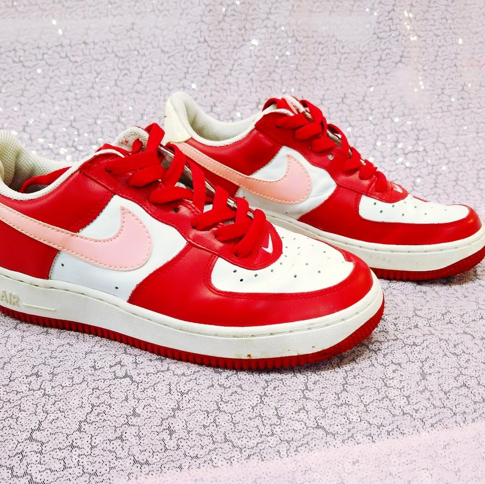 SOLD Rare Nike Air Force 1 Valentine's Day Sz 7.5